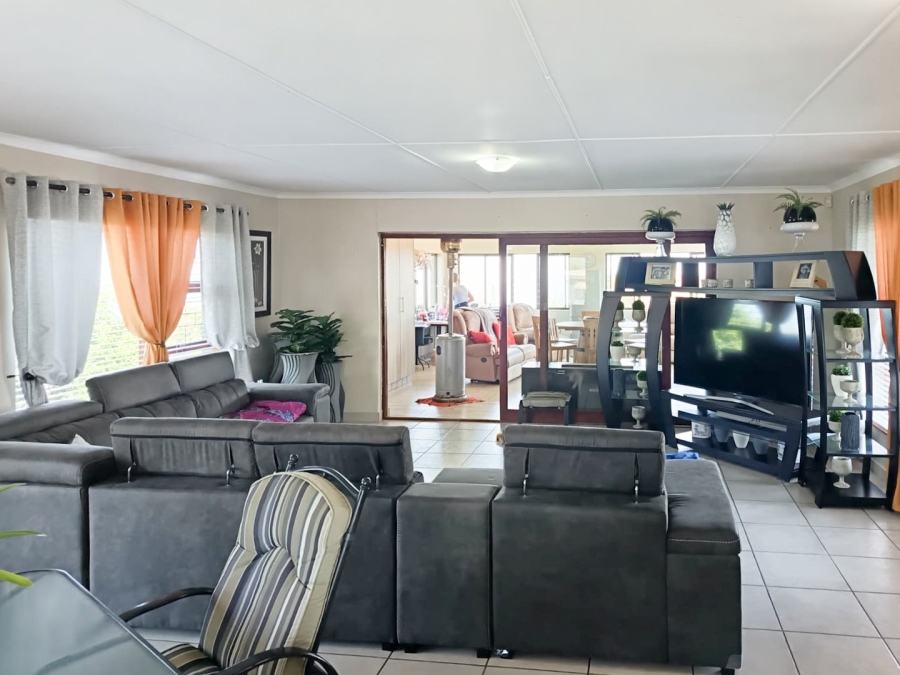 5 Bedroom Property for Sale in Dana Bay Western Cape